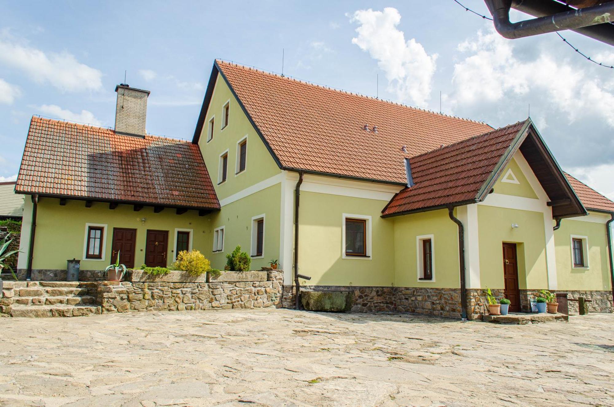 Ubytovani Na Hajence Bystrice nad Pernstejnem Luaran gambar