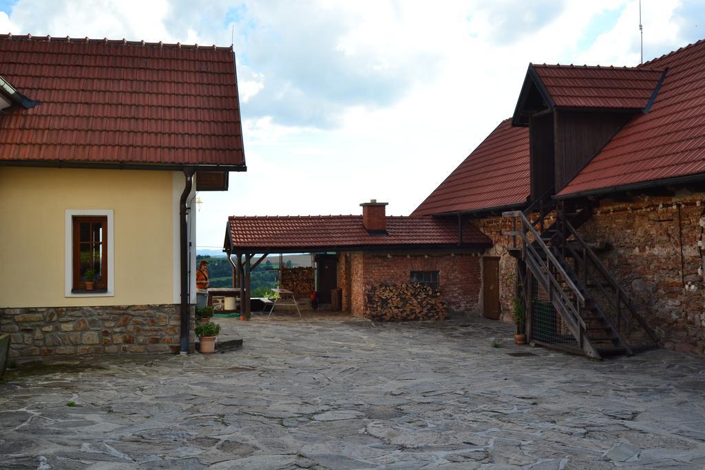 Ubytovani Na Hajence Bystrice nad Pernstejnem Luaran gambar