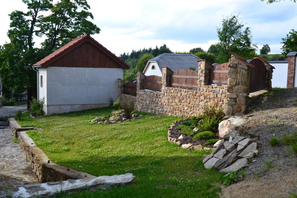 Ubytovani Na Hajence Bystrice nad Pernstejnem Luaran gambar