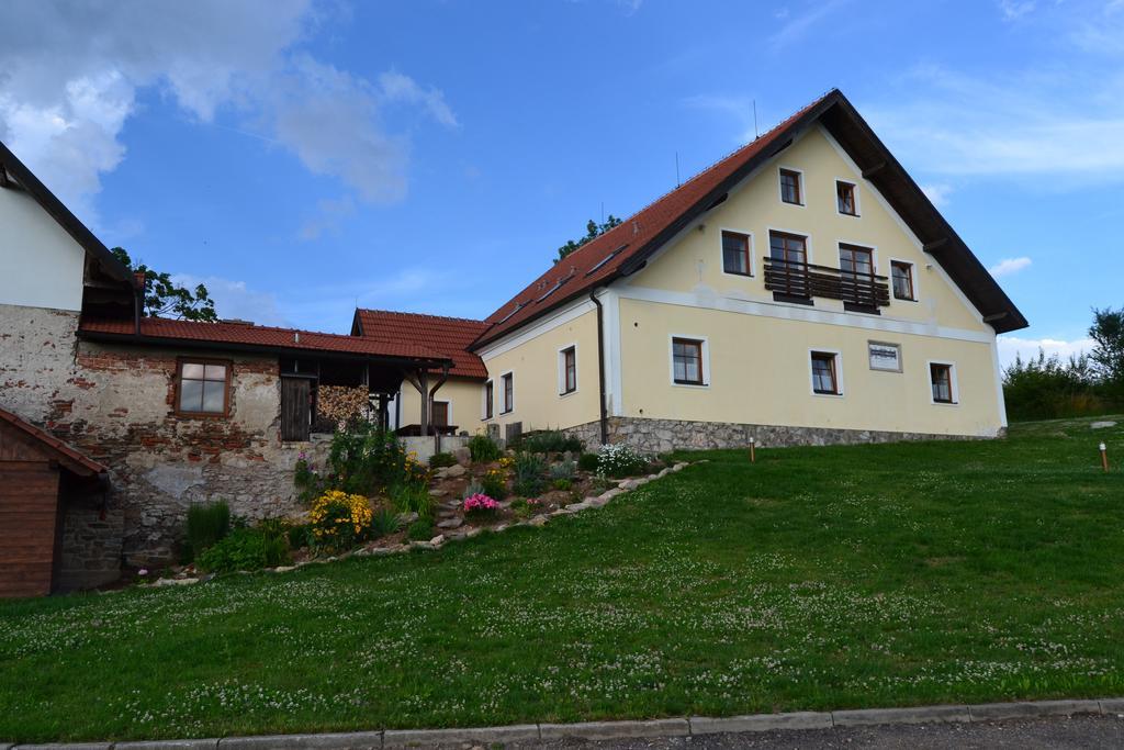 Ubytovani Na Hajence Bystrice nad Pernstejnem Luaran gambar