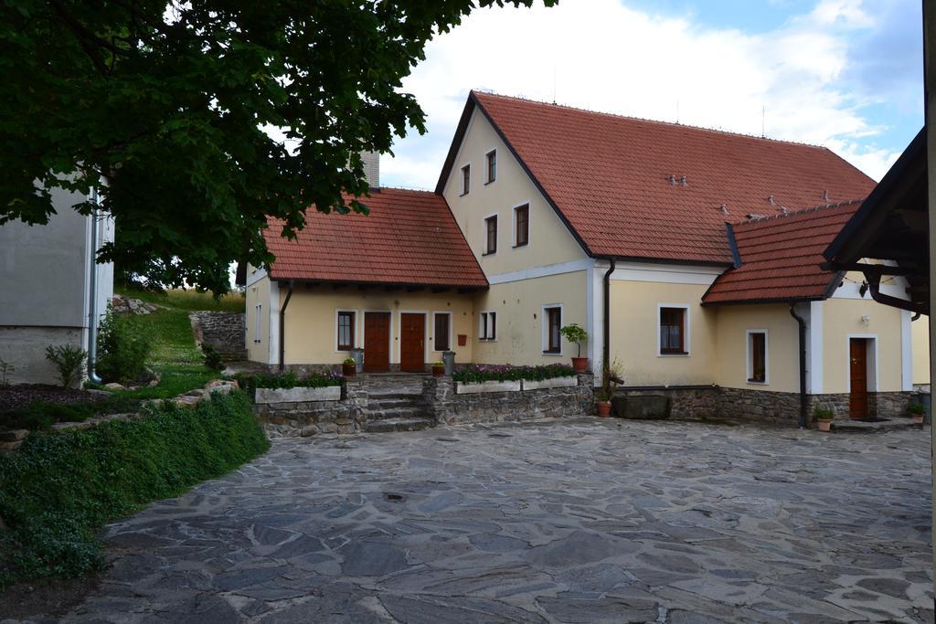 Ubytovani Na Hajence Bystrice nad Pernstejnem Luaran gambar