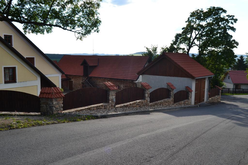 Ubytovani Na Hajence Bystrice nad Pernstejnem Luaran gambar